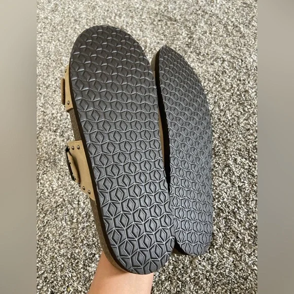 Universal thread double strap studded sandals slip on - Picture 5 of 6